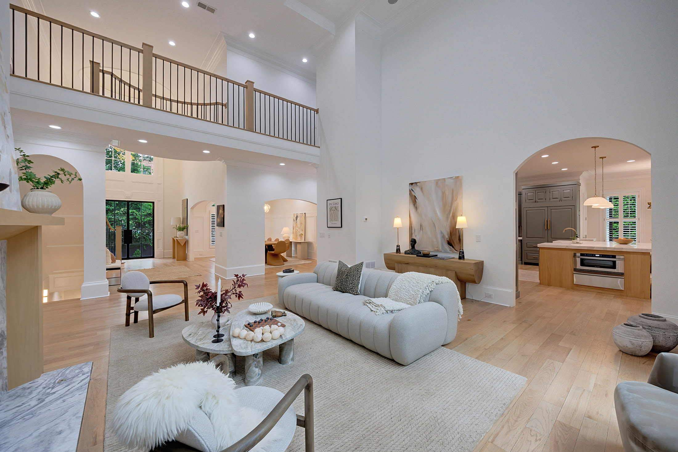  Exceptional Estate Combines Modern Luxury and Timeless Elegance - 物件實景