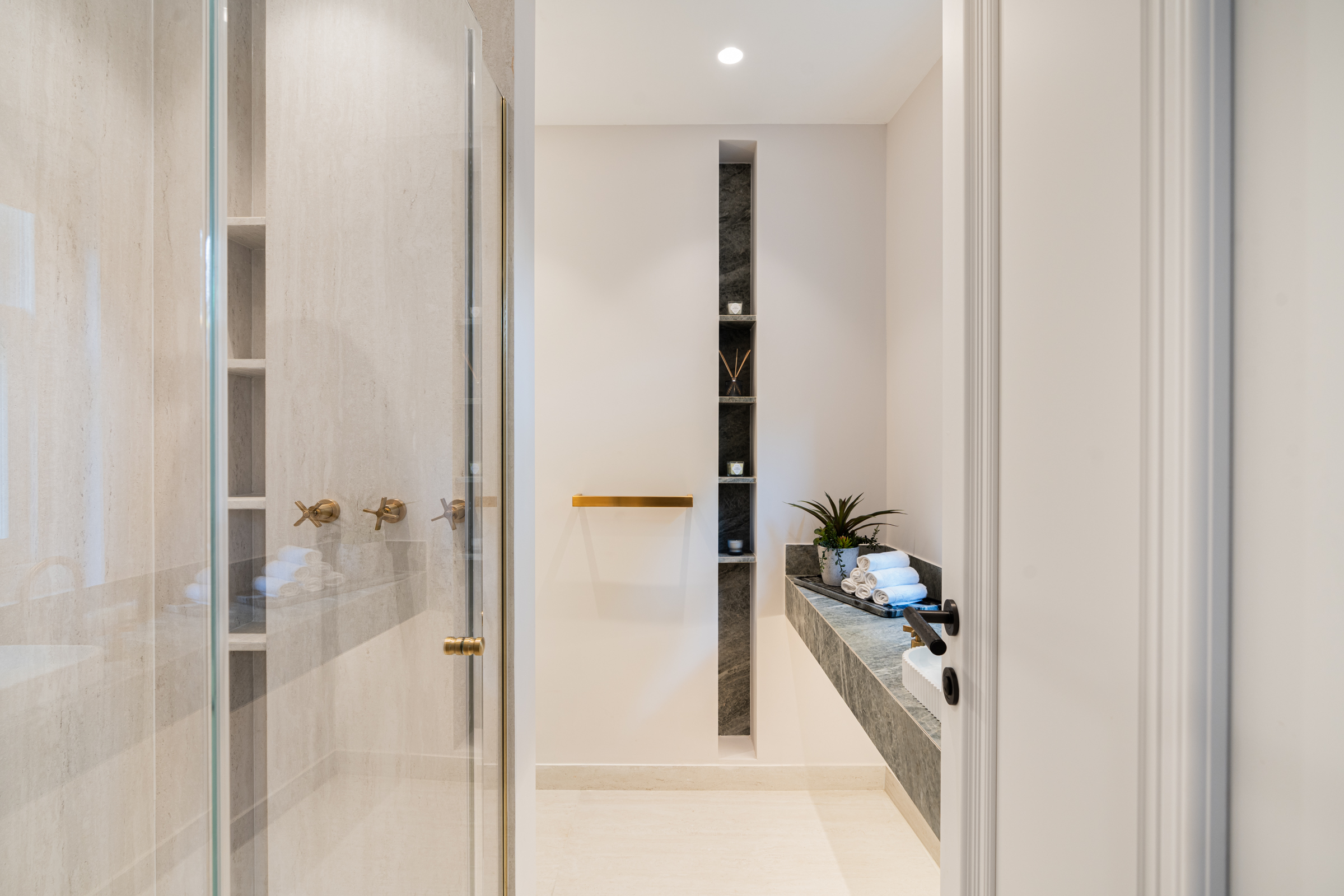  A Newly Refurbished Three-Bedroom Mews Home In Kensington - 物件實景