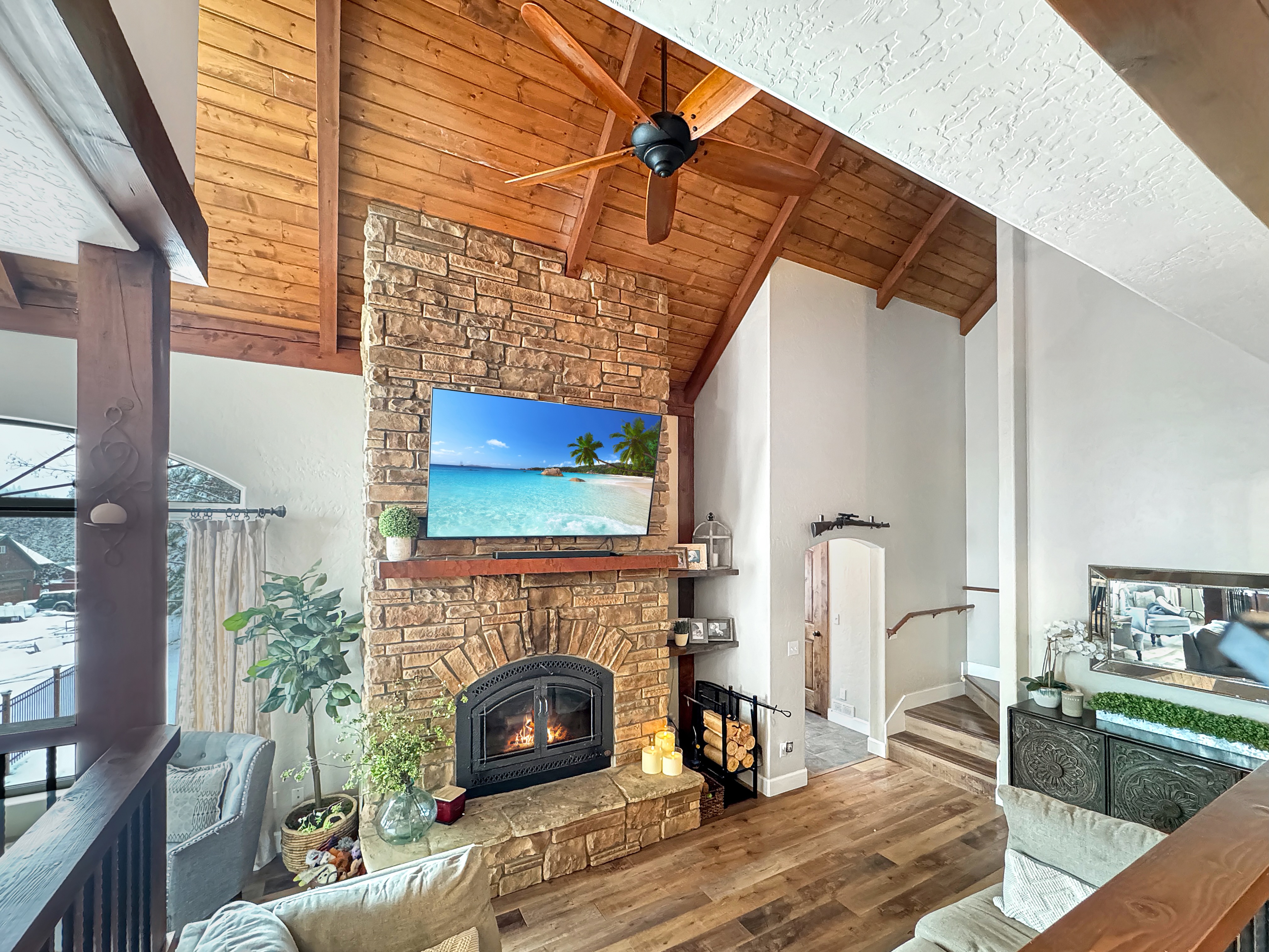 Sagle, Idaho, 83860, United States, 3 Bedrooms Bedrooms, ,3 BathroomsBathrooms,Residential,For Sale,1792364