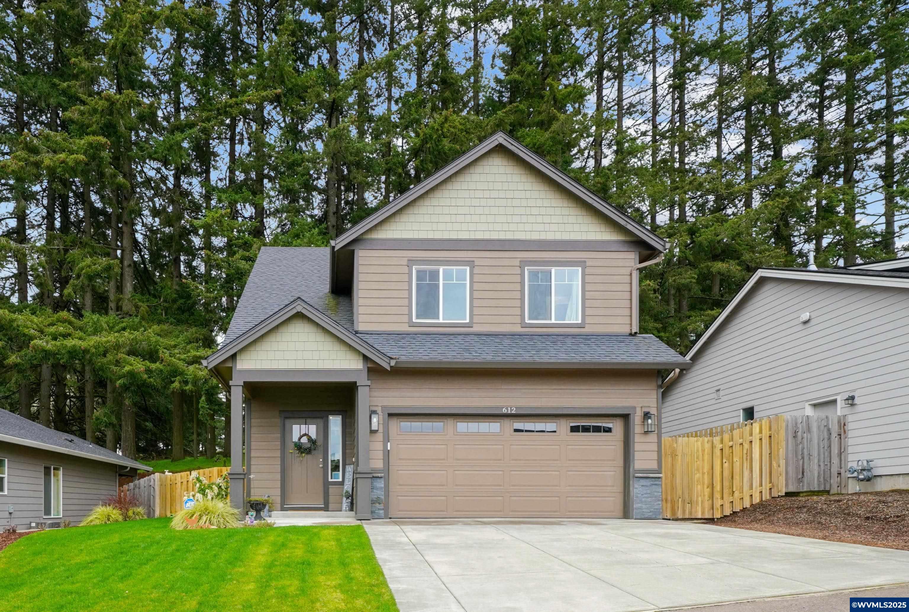 Salem, Oregon, 97306, United States, 3 Bedrooms Bedrooms, ,3 BathroomsBathrooms,Residential,For Sale,1891858