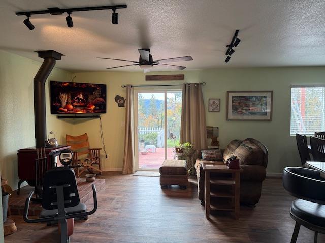 Oakhurst, California, 93644, United States, 4 Bedrooms Bedrooms, ,3 BathroomsBathrooms,Residential,For Sale,1992773