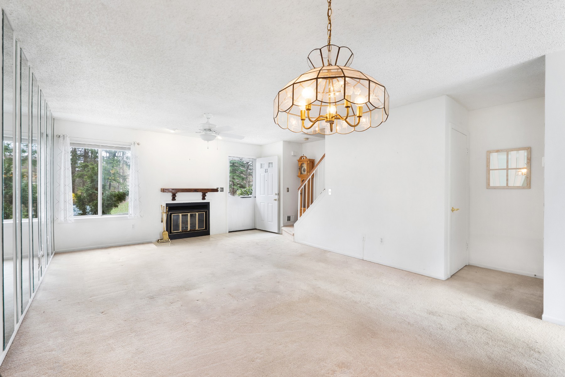  ?Westbrook Woods? Well Maintained Townhome - 物件實景