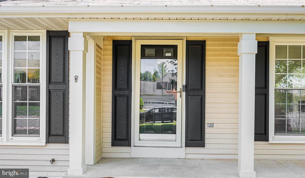 Gainesville, Virginia, 20155, United States, 4 Bedrooms Bedrooms, ,3 BathroomsBathrooms,Residential,For Sale,2049093
