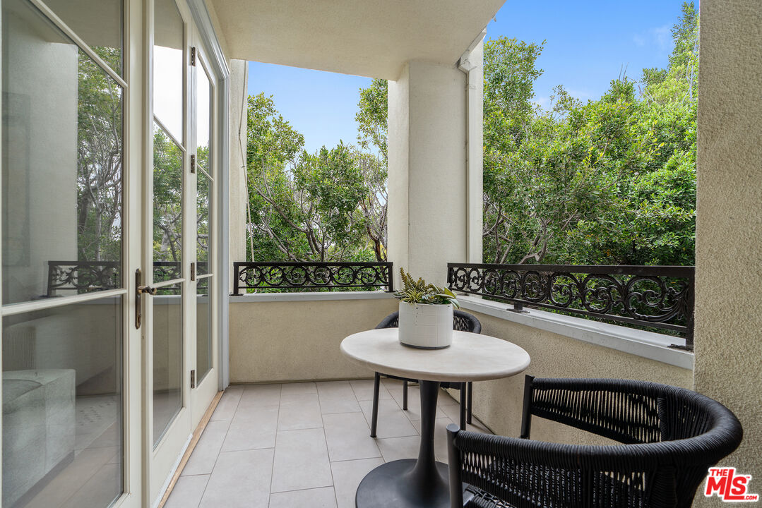 Los Angeles, California, 90067, United States, 2 Bedrooms Bedrooms, ,3 BathroomsBathrooms,Residential,For Sale,1901982