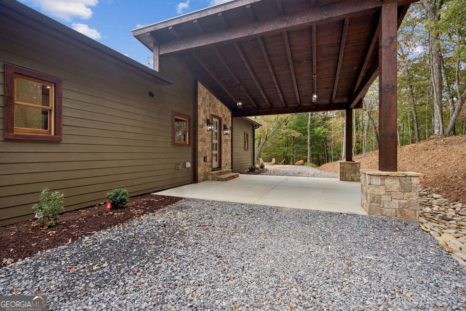 Mineral Bluff, Georgia, 30559, United States, 4 Bedrooms Bedrooms, ,4 BathroomsBathrooms,Residential,For Sale,1962222