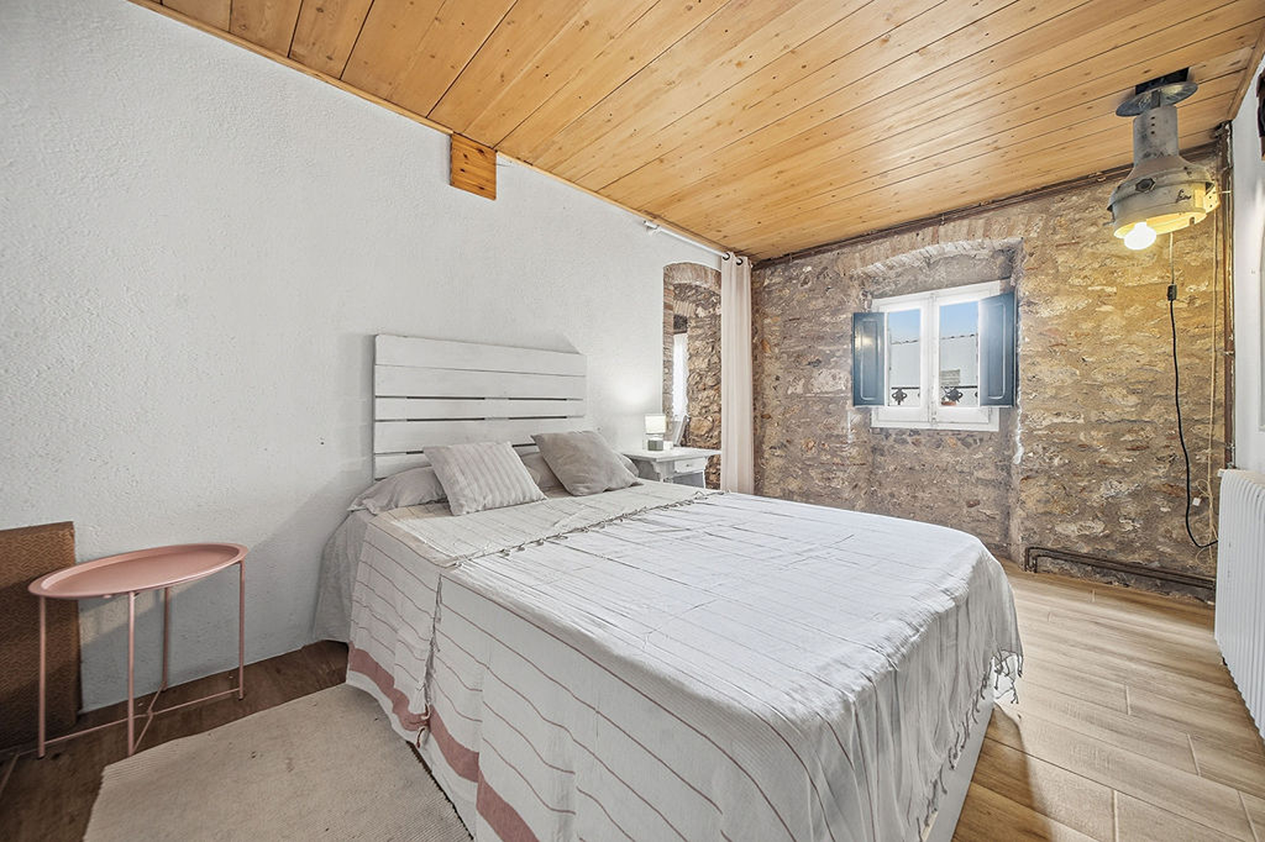  Charming 19th century stone house in the heart of L