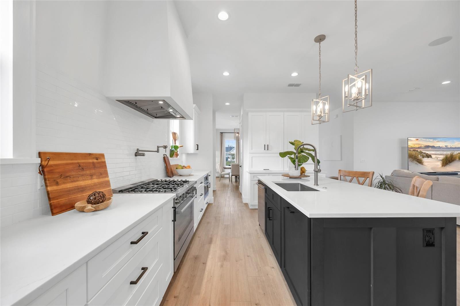 WINTER GARDEN, Florida, 34787, United States, 4 Bedrooms Bedrooms, ,4 BathroomsBathrooms,Residential,For Sale,2014519