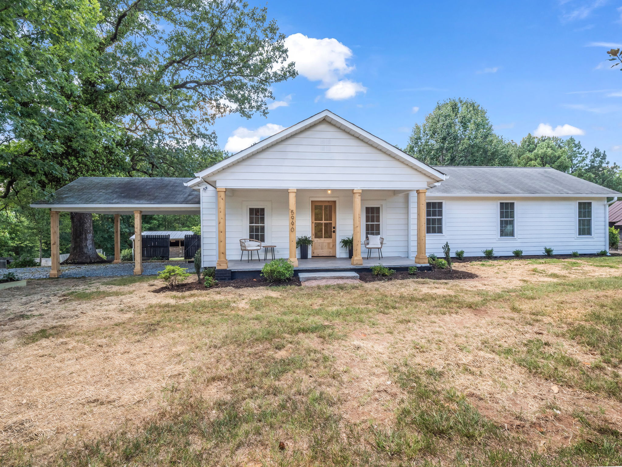 Tryon, North Carolina, 28782, United States, 3 Bedrooms Bedrooms, ,2 BathroomsBathrooms,Residential,For Sale,1927809