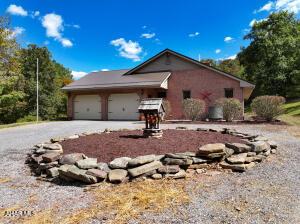 1tq5sqtifeit, Pennsylvania, 15534, United States, 3 Bedrooms Bedrooms, ,3 BathroomsBathrooms,Residential,For Sale,1947387