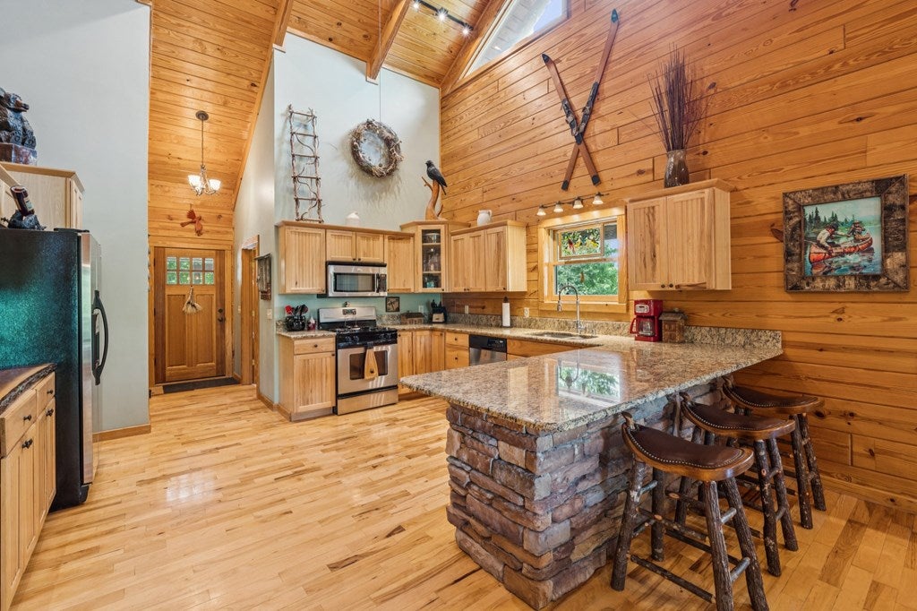 Morganton, Georgia, 30560, United States, 3 Bedrooms Bedrooms, ,3 BathroomsBathrooms,Residential,For Sale,1905378