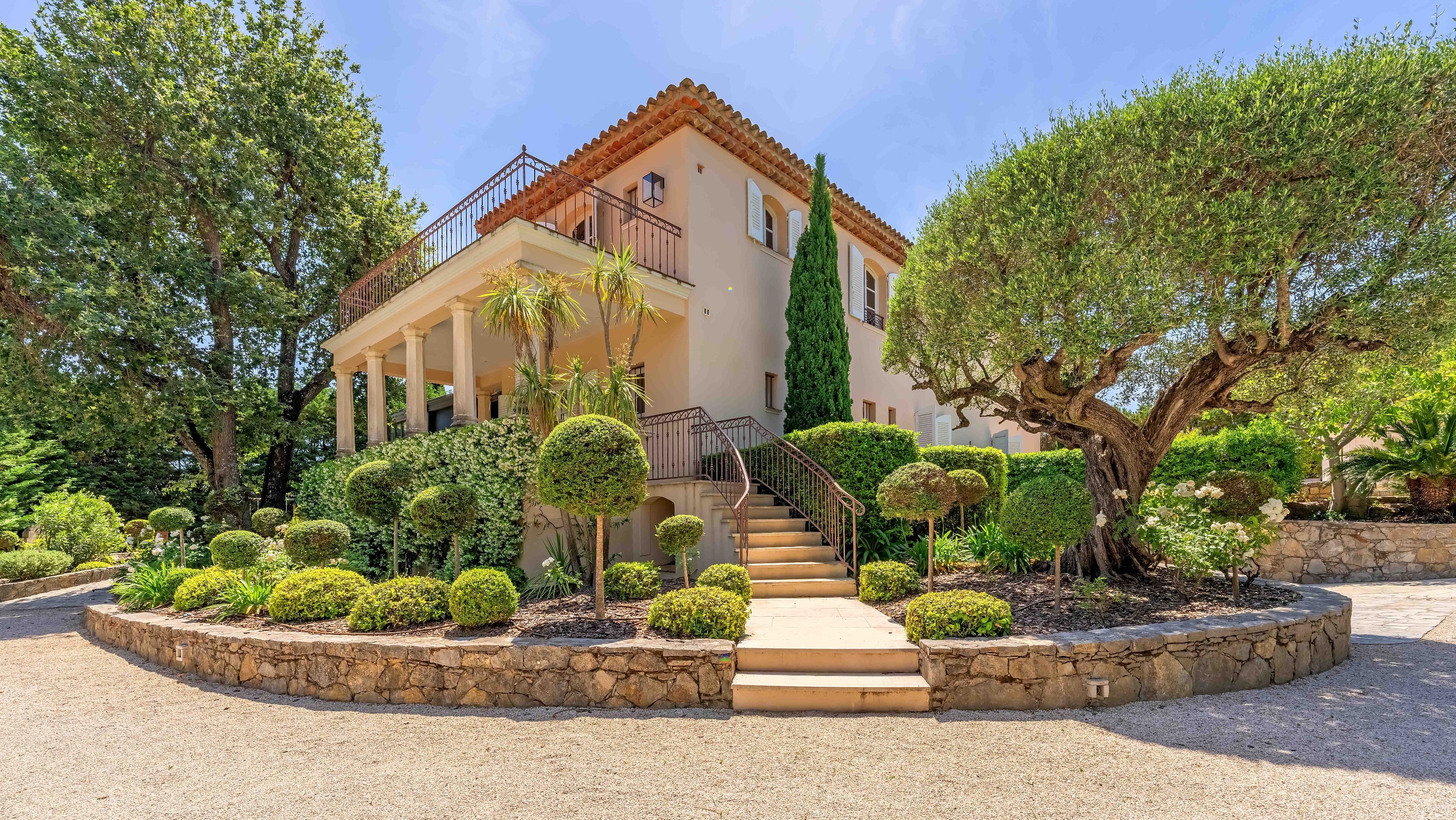  Grimaud villa de charme avec piscine, cinq chambres et grand jardin proche des … - 物件實景