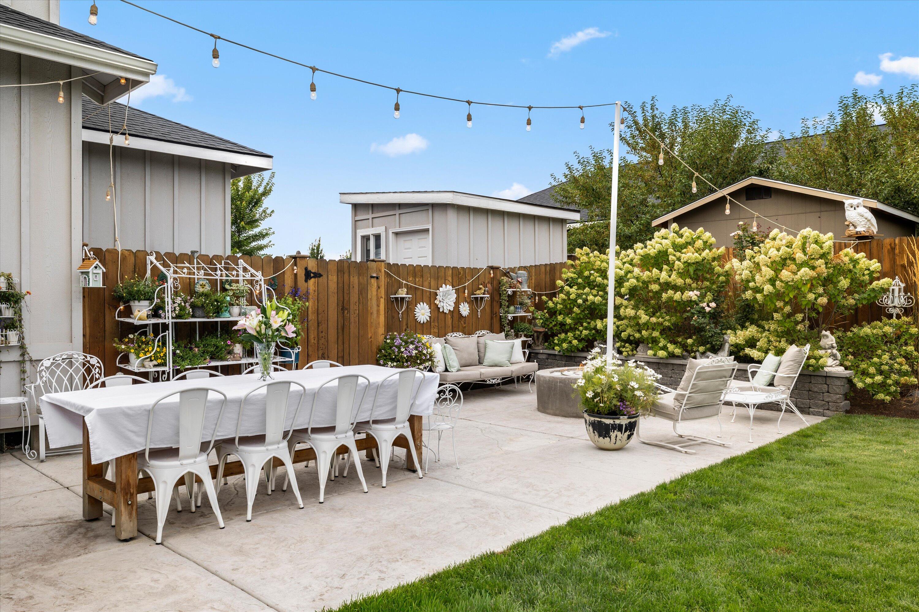 Redmond, Oregon, 97756, United States, 4 Bedrooms Bedrooms, ,3 BathroomsBathrooms,Residential,For Sale,1982797