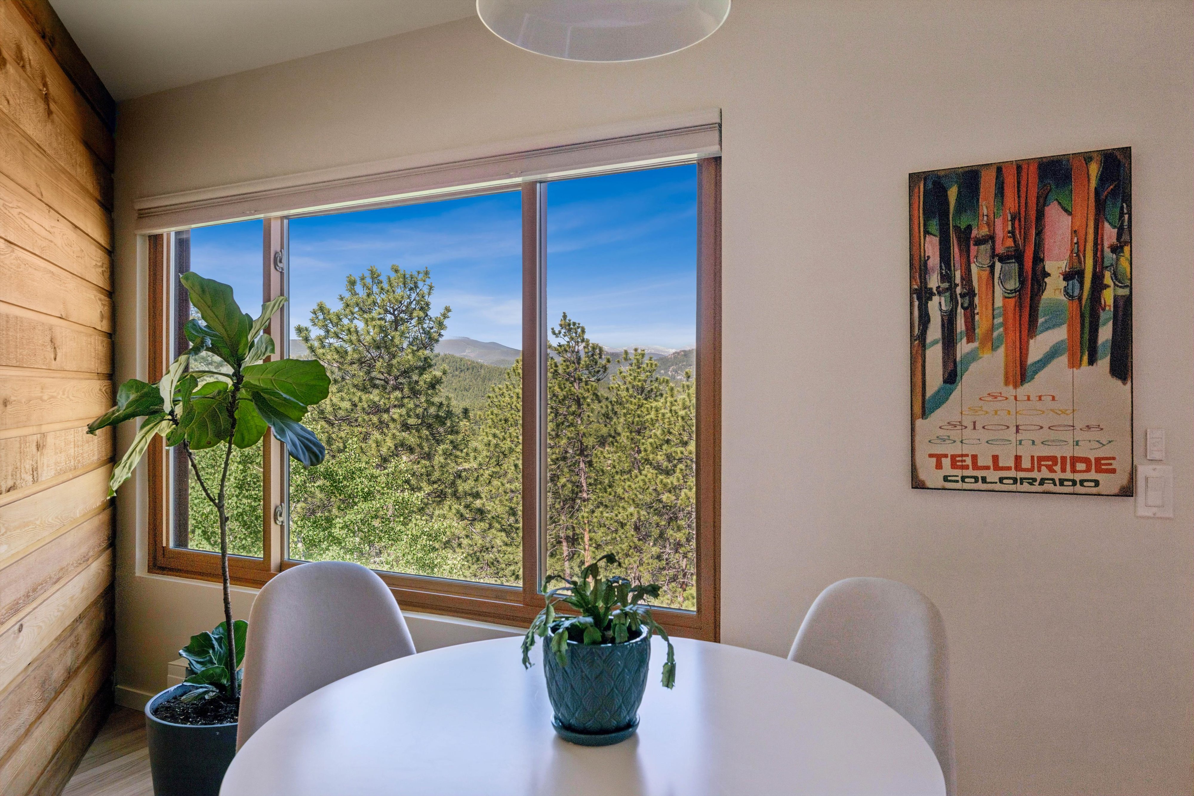  Experience Refined Mid-Century Inspired Mountain Living on 3.37 Acres - 物件實景