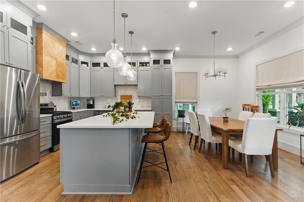 Atlanta, Georgia, 30310, United States, 3 Bedrooms Bedrooms, ,2 BathroomsBathrooms,Residential,For Sale,1991522