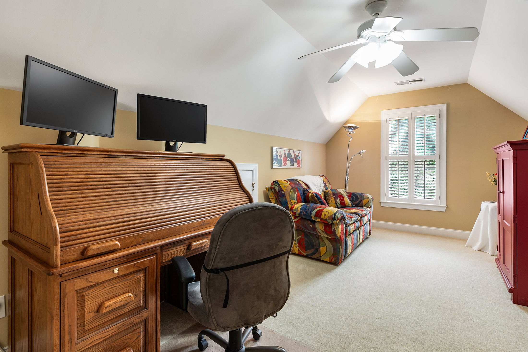  Tucked Among Mature Hardwoods on a Private 1.25+/- Acre River Lot - 物件實景