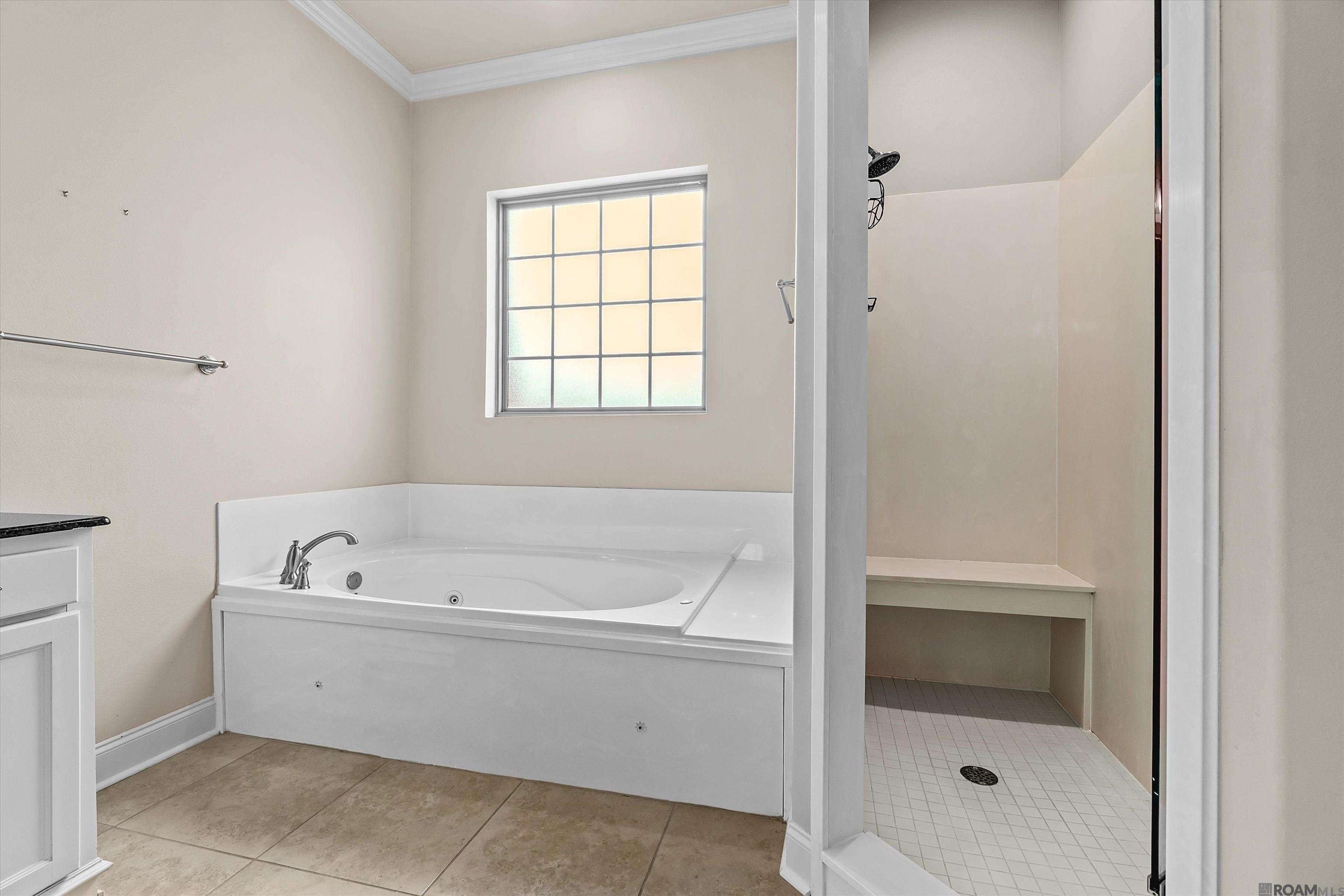 Gonzales, Louisiana, 70737, United States, 5 Bedrooms Bedrooms, ,3 BathroomsBathrooms,Residential,For Sale,1915679