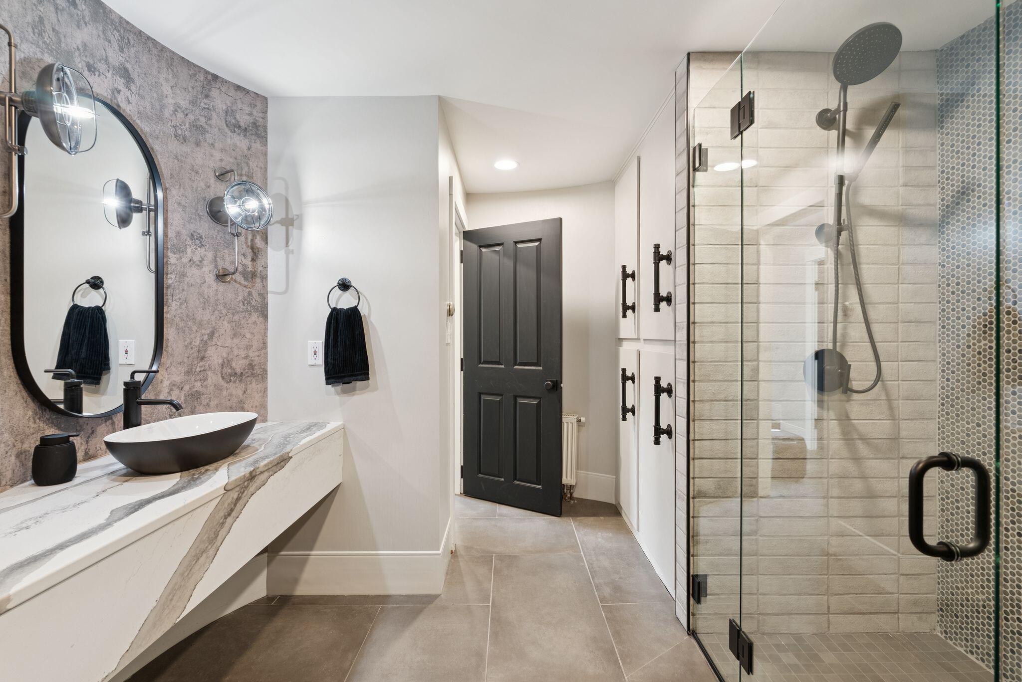 Falmouth, Maine, 04105, United States, 3 Bedrooms Bedrooms, ,4 BathroomsBathrooms,Residential,For Sale,1975511