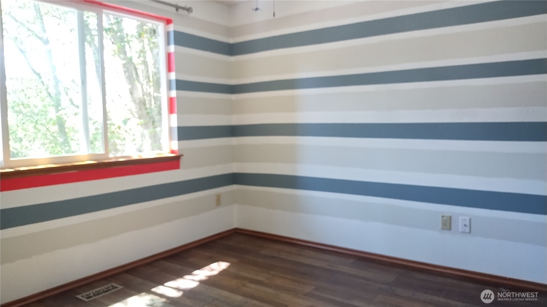 Puyallup, Washington, 98374, United States, 3 Bedrooms Bedrooms, ,2 BathroomsBathrooms,Residential,For Sale,1942897