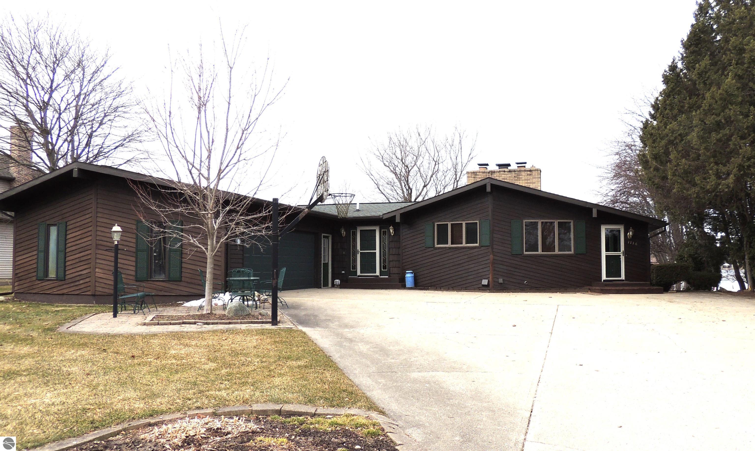 Lake Isabella, Michigan, 48893, United States, 4 Bedrooms Bedrooms, ,4 BathroomsBathrooms,Residential,For Sale,2030356