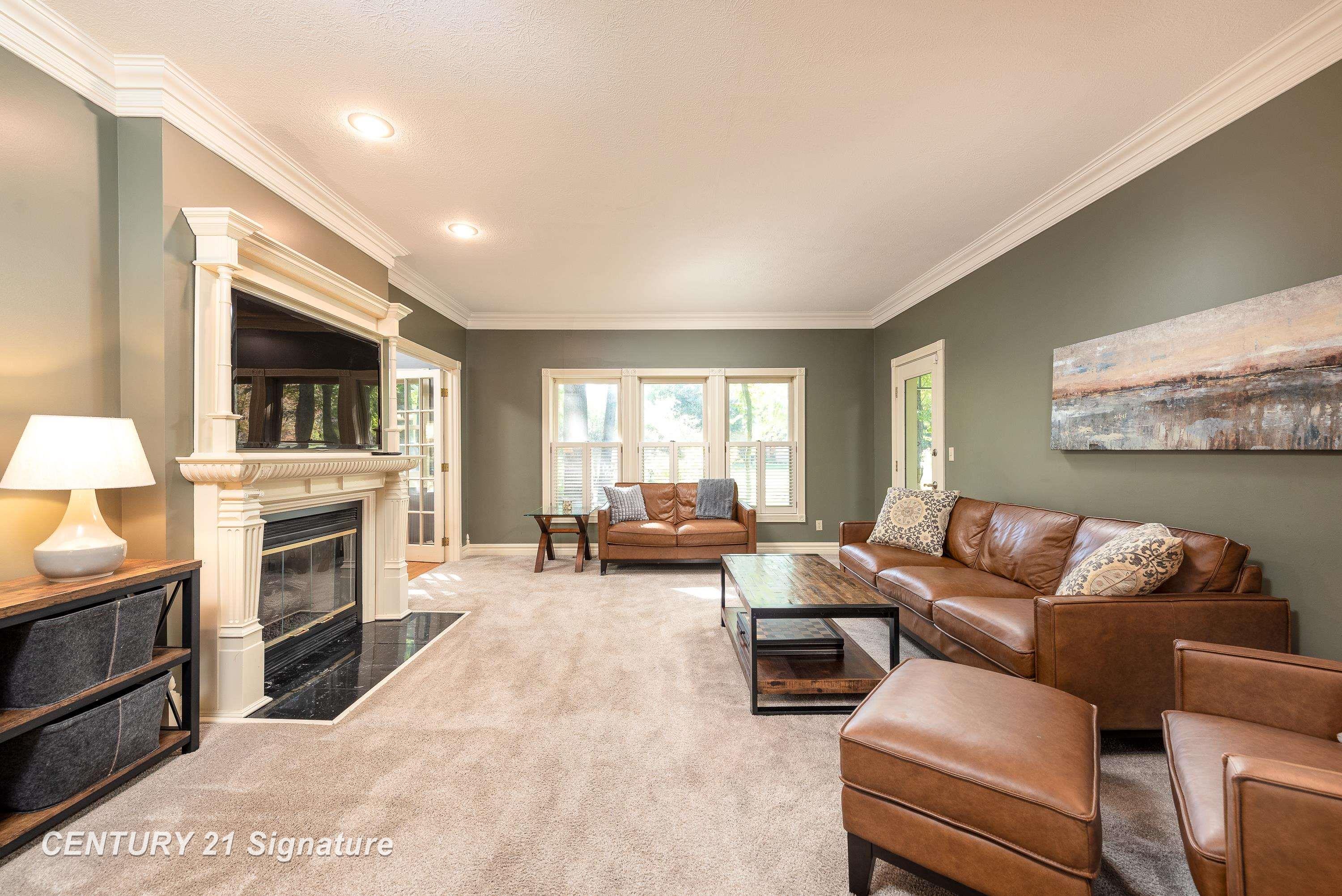 Midland, Michigan, 48642, United States, 5 Bedrooms Bedrooms, ,6 BathroomsBathrooms,Residential,For Sale,1977241