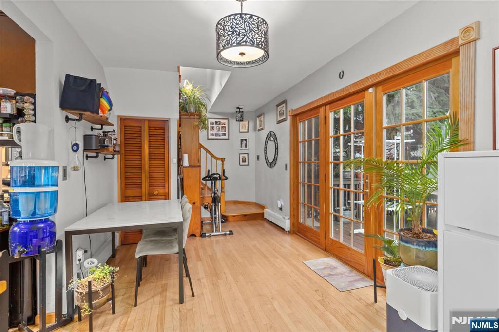Lyndhurst, New Jersey, 07071, United States, 3 Bedrooms Bedrooms, ,2 BathroomsBathrooms,Residential,For Sale,1945012
