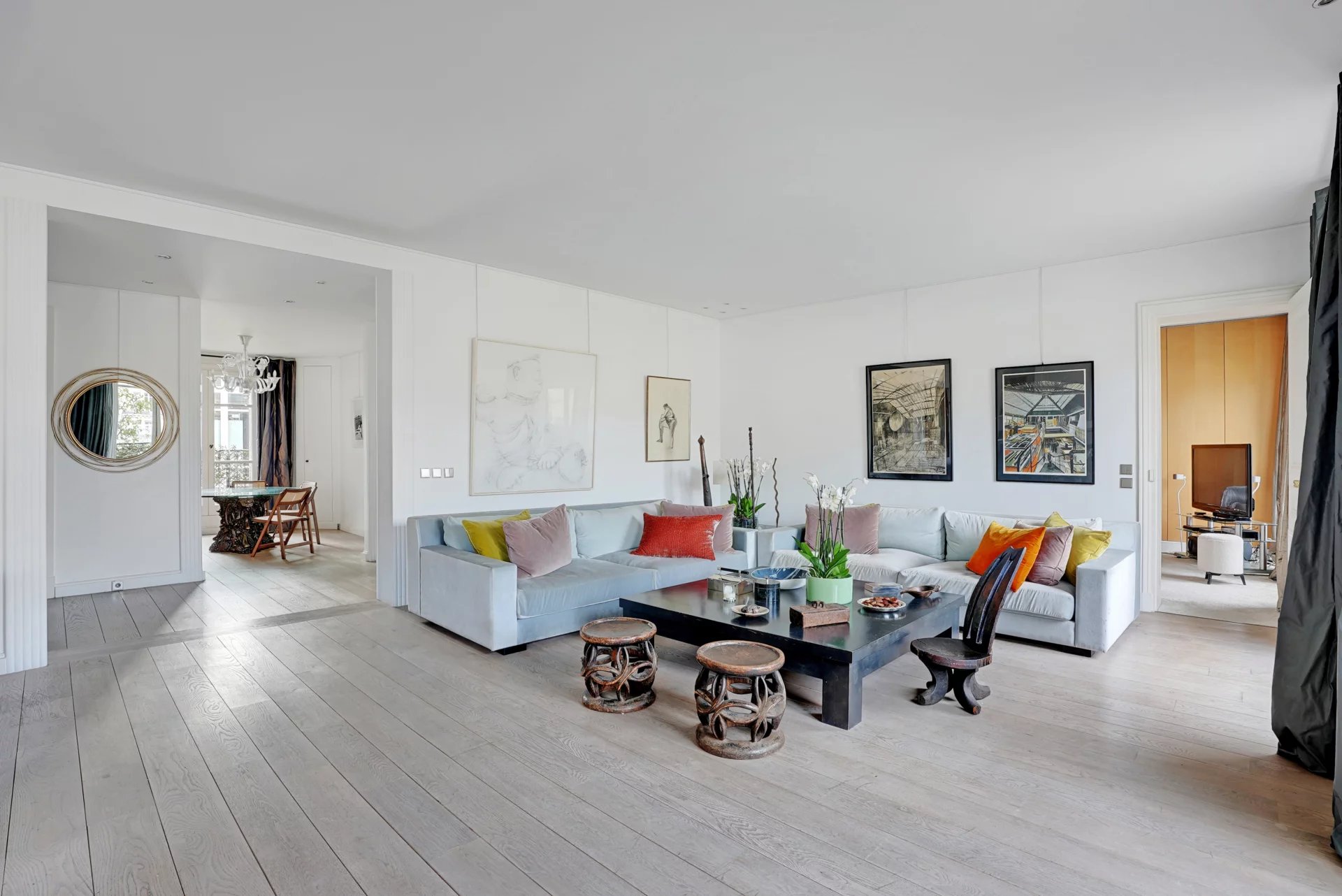 Paris 8th, Île-de-France, 75008, FR, 4 Bedrooms Bedrooms, ,2 BathroomsBathrooms,Residential,For Sale,1669090