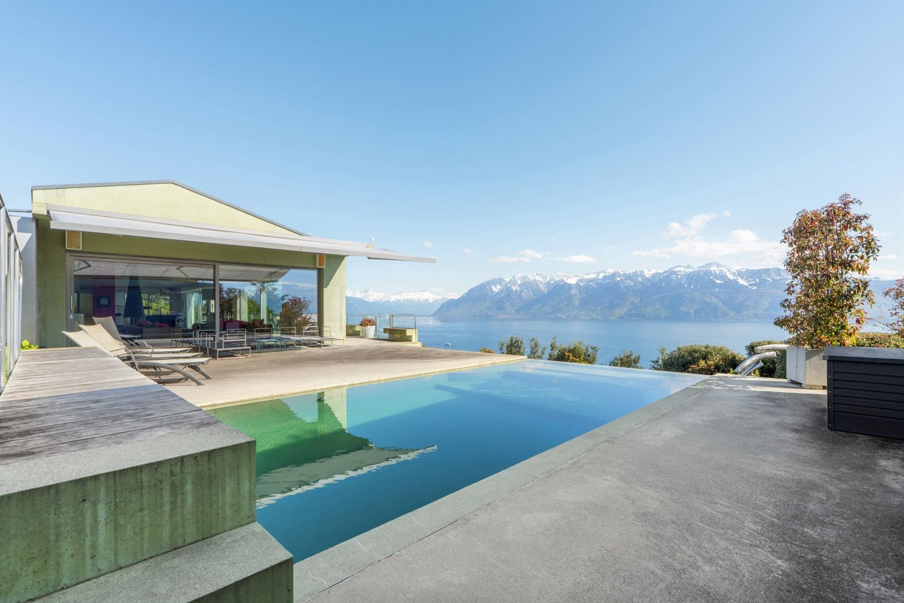 Architect-designed villa with panoramic views and an infinity pool - 物件實景