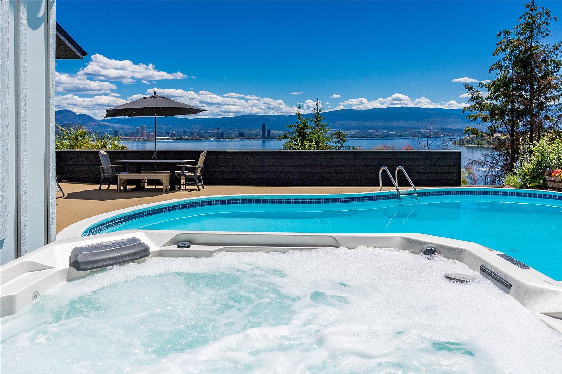  Timeless Design with a Pool - 物件實景