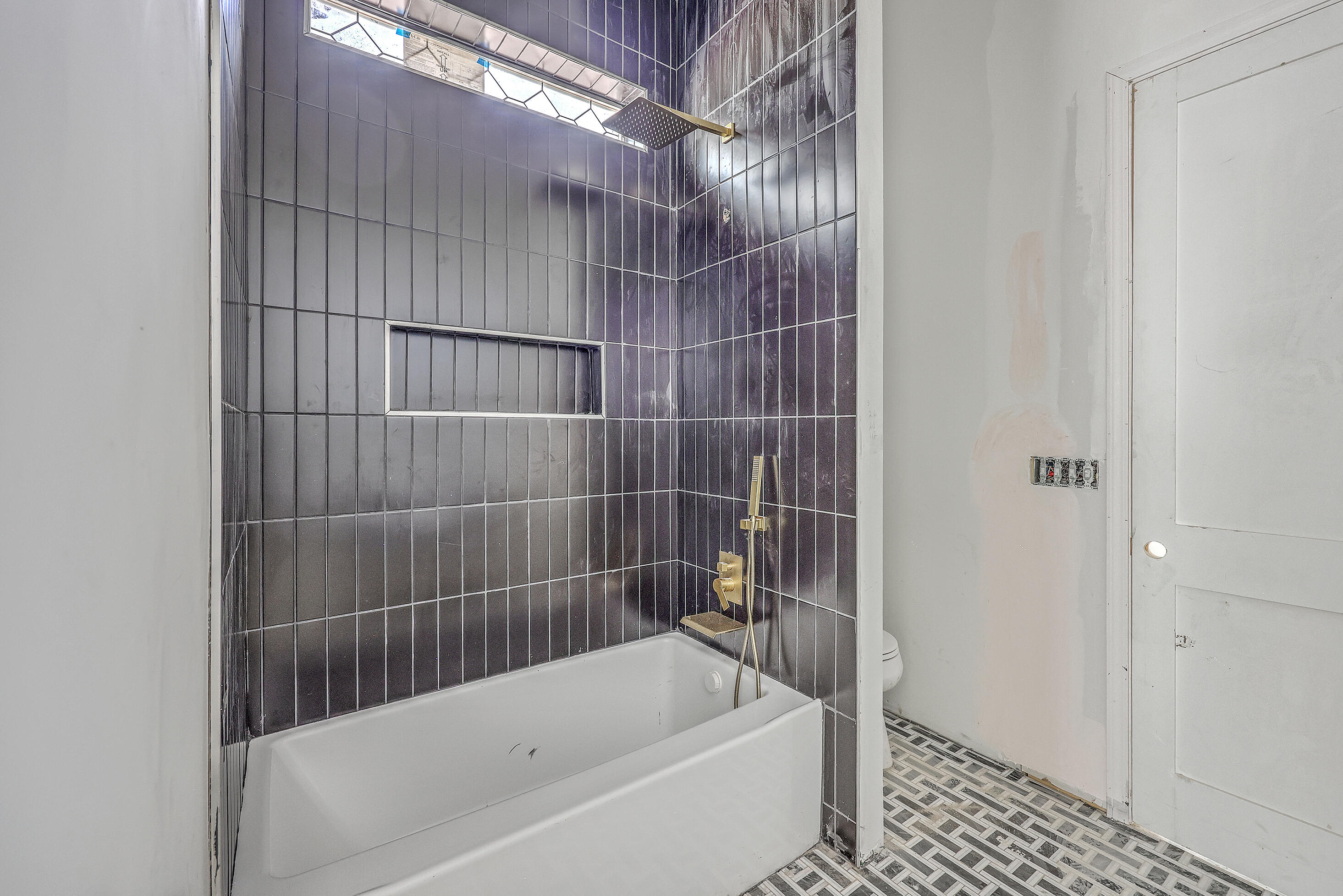 Summerville, South Carolina, 29485, United States, 5 Bedrooms Bedrooms, ,6 BathroomsBathrooms,Residential,For Sale,1977326