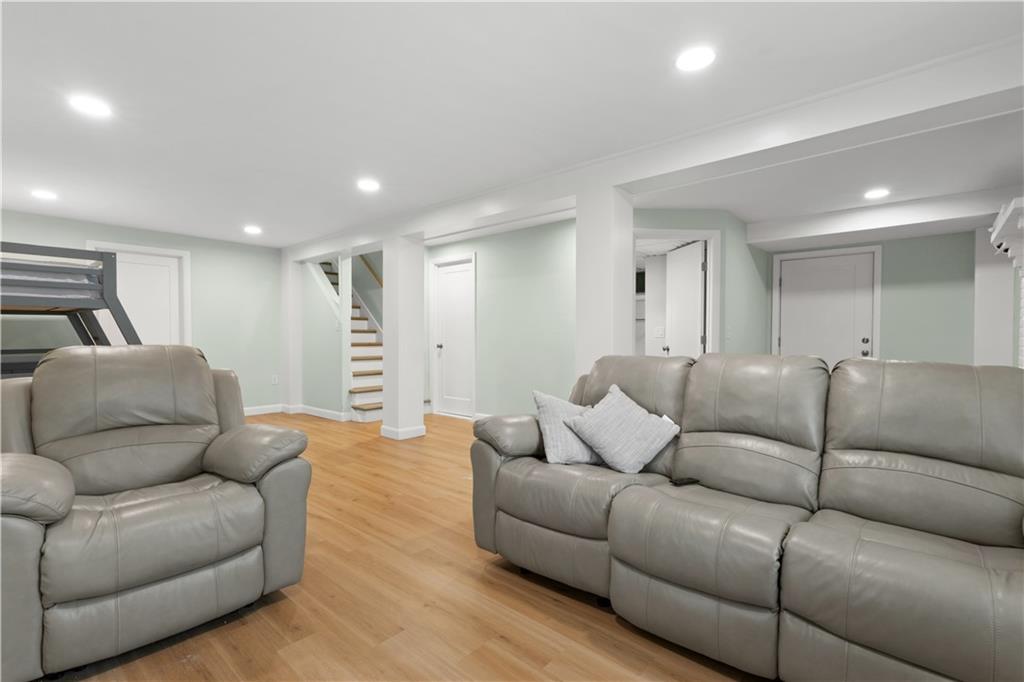 Westerly, Rhode Island, 02891, United States, 3 Bedrooms Bedrooms, ,3 BathroomsBathrooms,Residential,For Sale,2048219