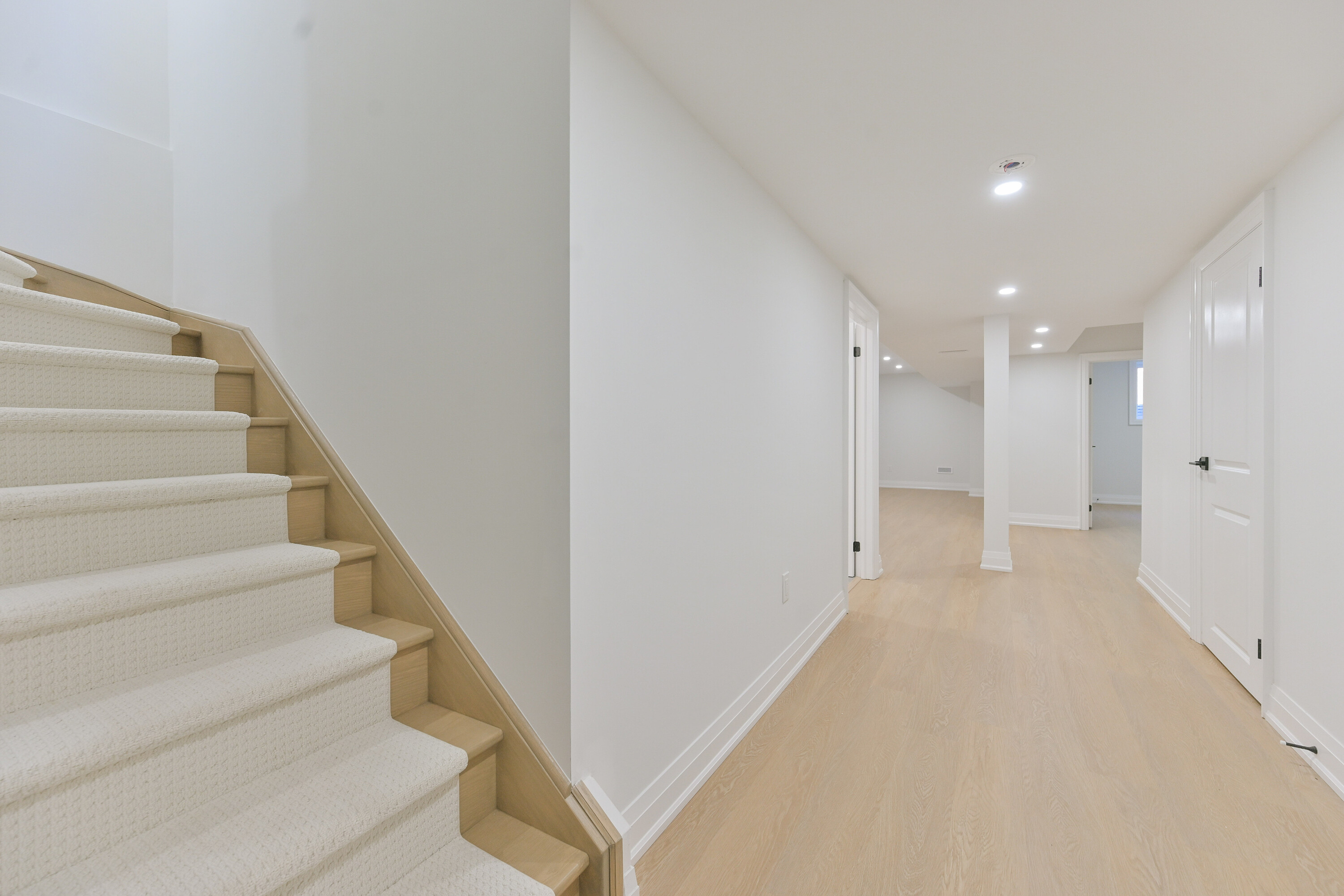  Gorgeous Custom-Built Home - 物件實景
