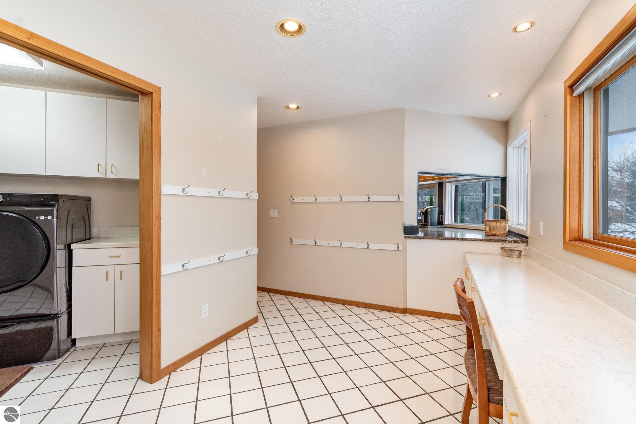 Alma, Michigan, 48801, United States, 5 Bedrooms Bedrooms, ,4 BathroomsBathrooms,Residential,For Sale,2000371