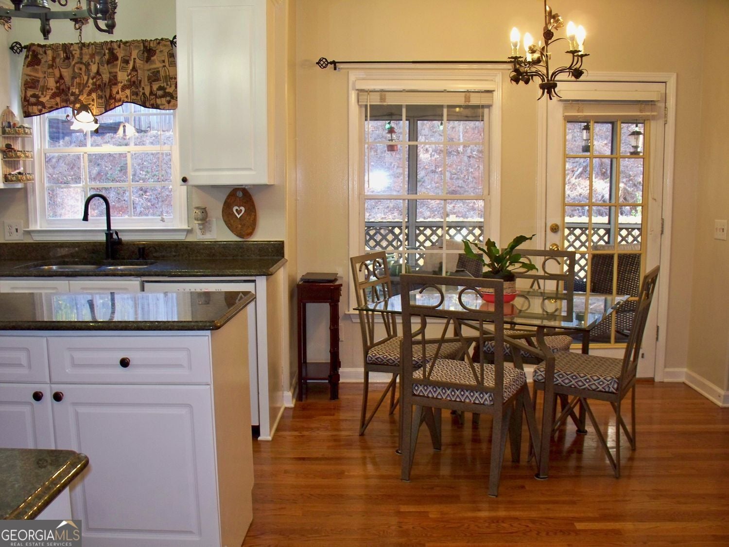 Johns Creek, Georgia, 30022, United States, 5 Bedrooms Bedrooms, ,4 BathroomsBathrooms,Residential,For Sale,1985826