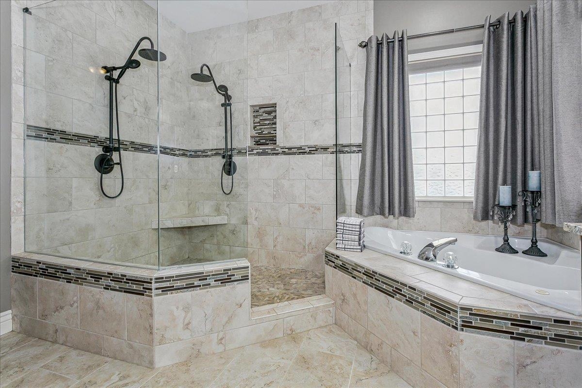Augusta, Kansas, 67010, United States, 4 Bedrooms Bedrooms, ,4 BathroomsBathrooms,Residential,For Sale,1942309