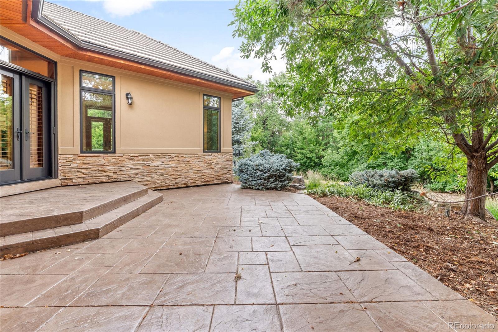 Littleton, Colorado, 80120, United States, 6 Bedrooms Bedrooms, ,7 BathroomsBathrooms,Residential,For Sale,1902050