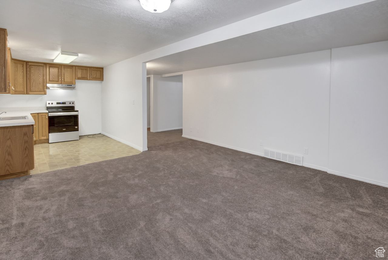 Logan, Utah, 84341, United States, 5 Bedrooms Bedrooms, ,2 BathroomsBathrooms,Residential,For Sale,1919566