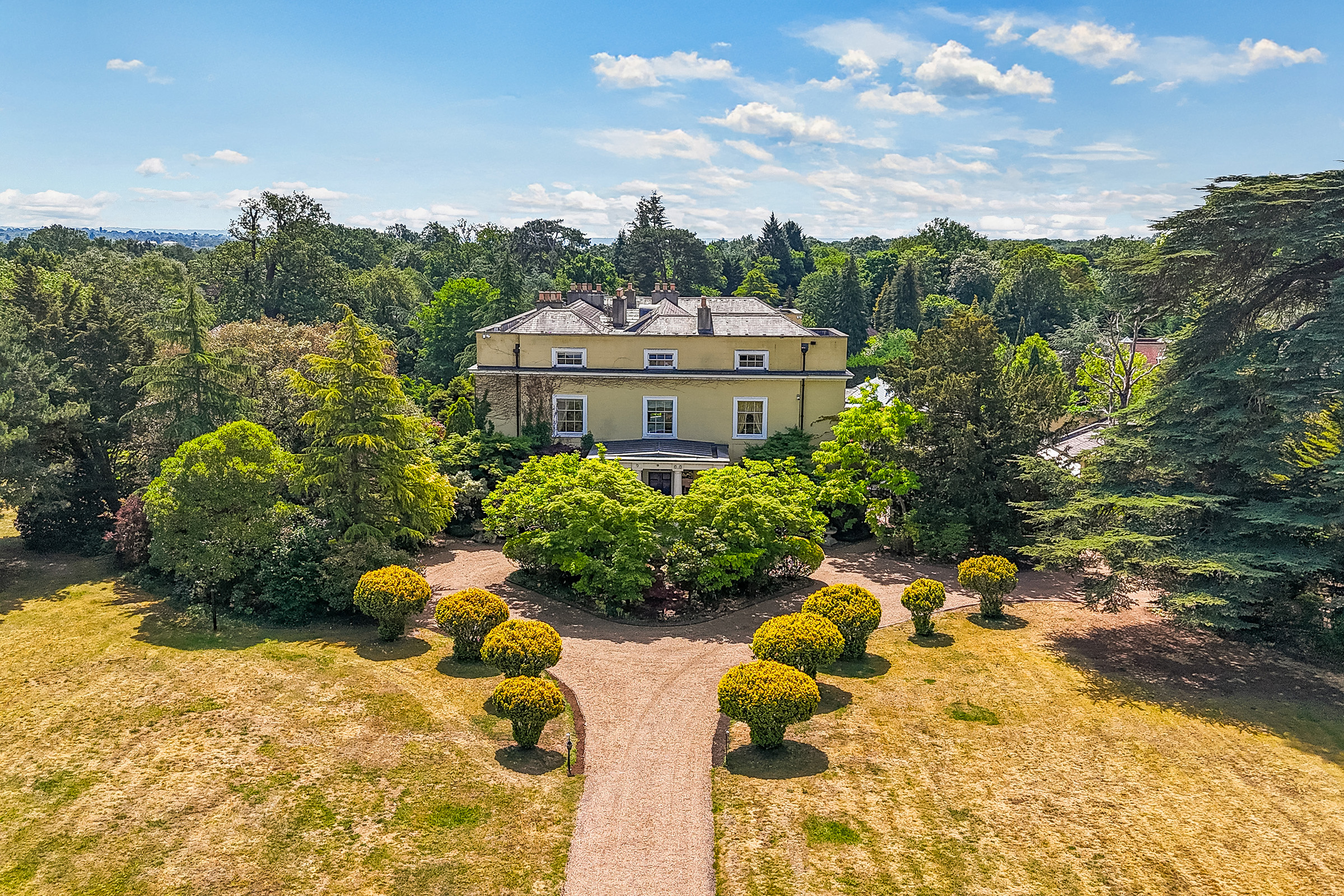  Burwood Park, Walton on Thames, Surrey - 物件實景