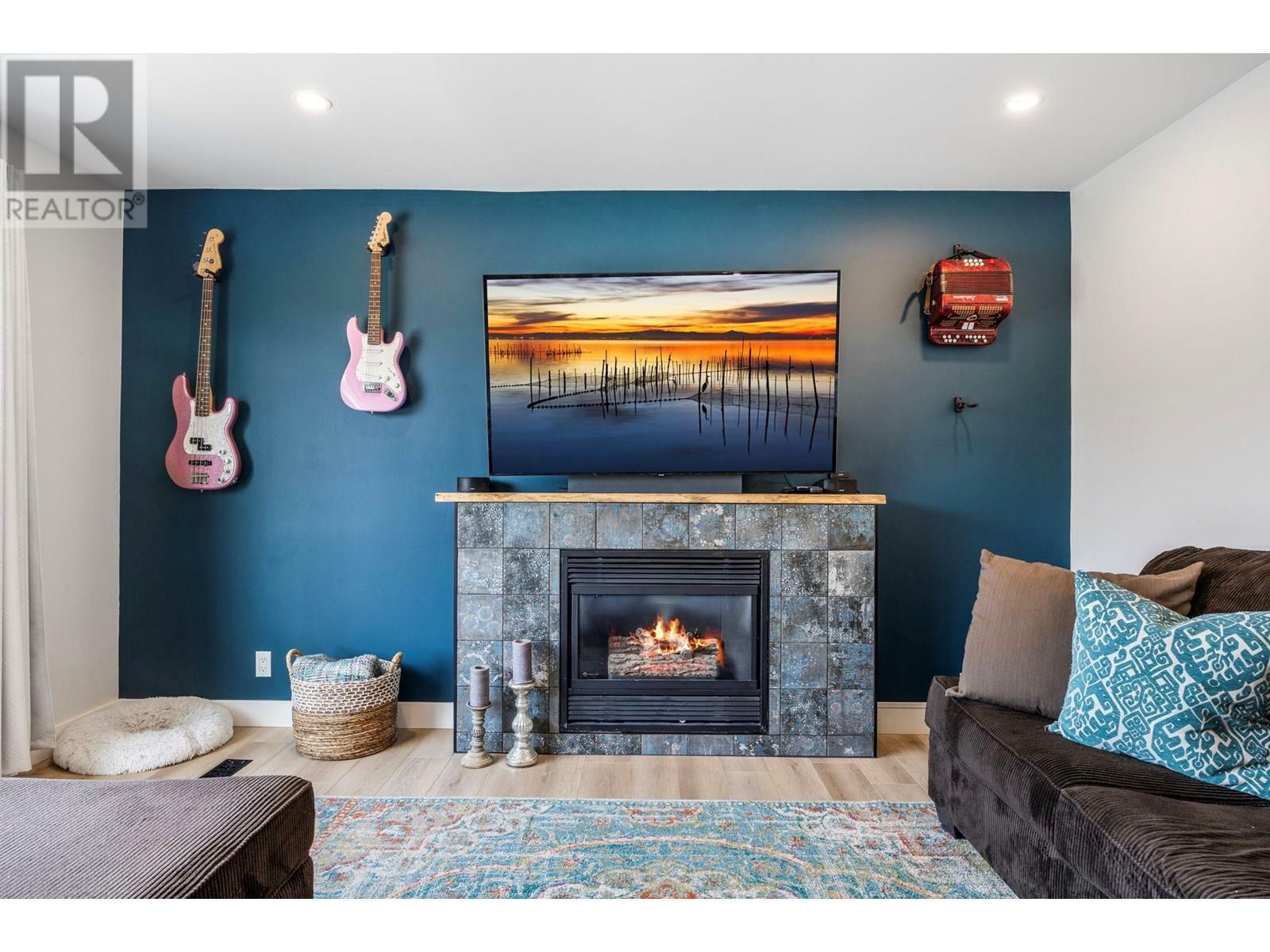 PENTICTON, British Columbia, V2A 1A7, CA, 6 Bedrooms Bedrooms, ,4 BathroomsBathrooms,Residential,For Sale,1859946