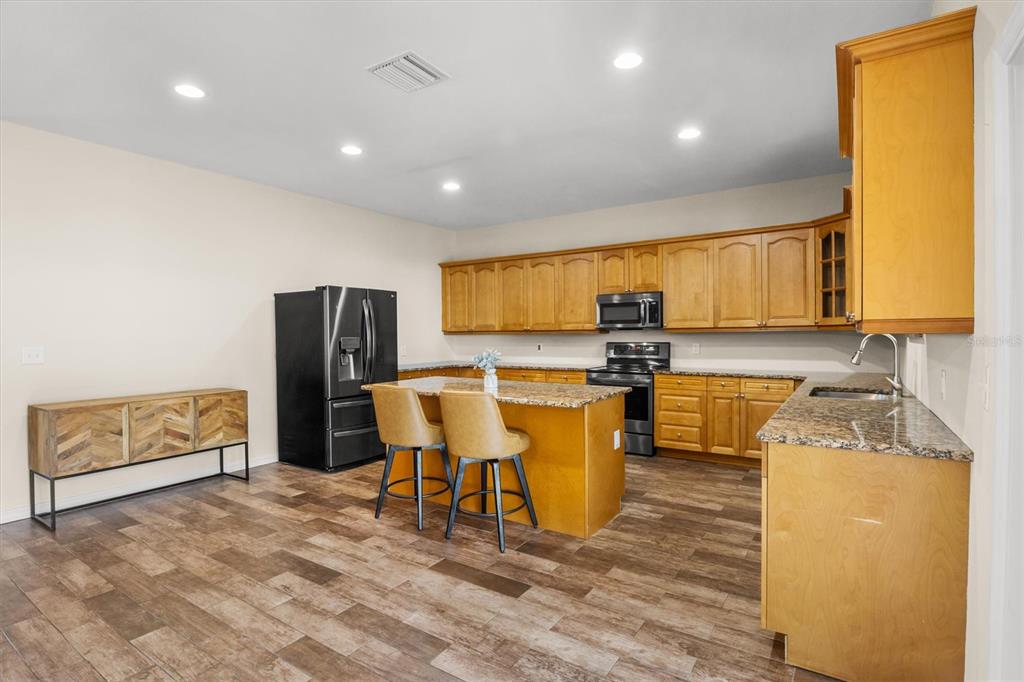 Bartow, Florida, 33830, United States, 3 Bedrooms Bedrooms, ,4 BathroomsBathrooms,Residential,For Sale,2002035