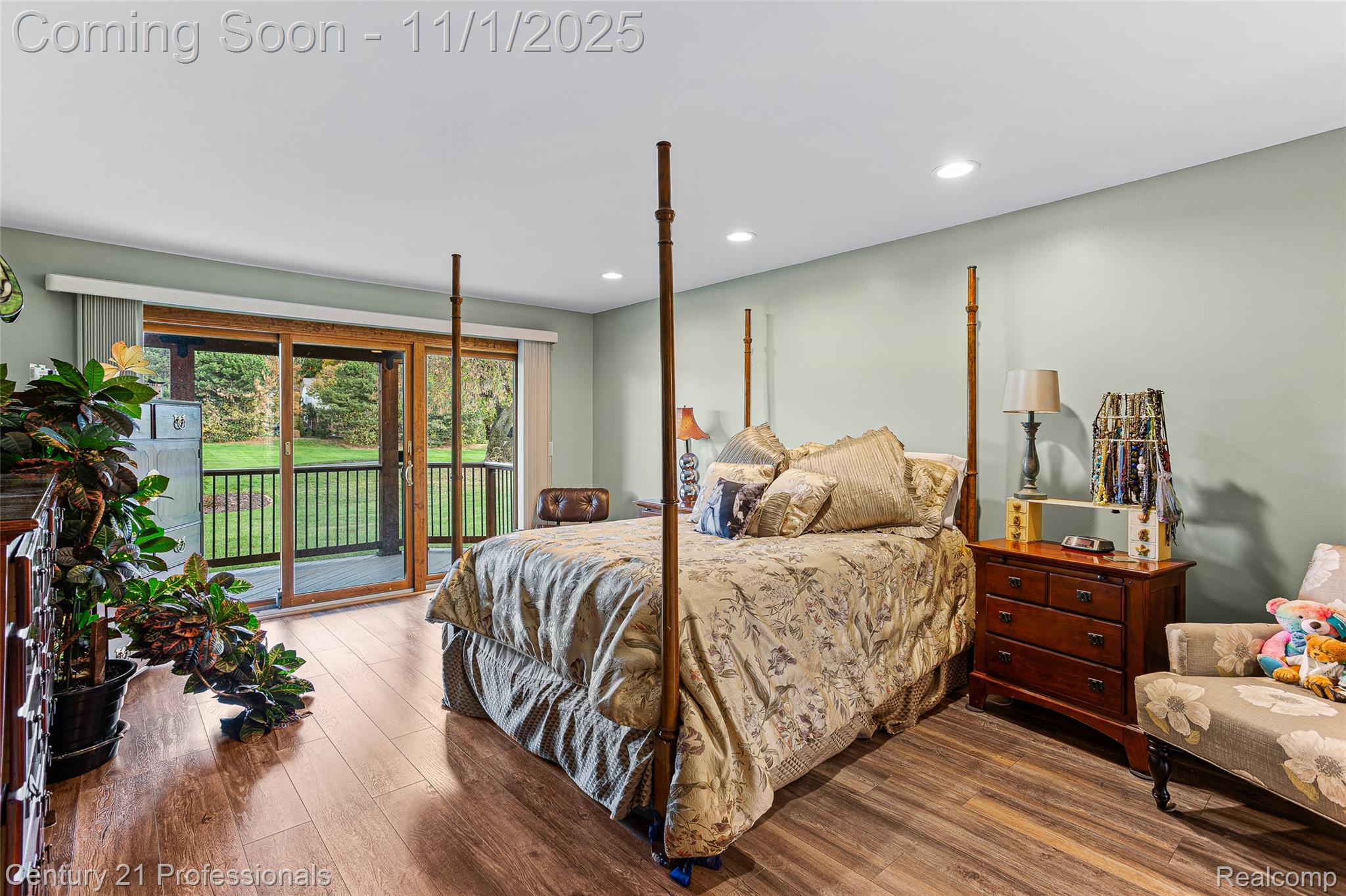 FarmingtonHills, Michigan, 48331, United States, 3 Bedrooms Bedrooms, ,3 BathroomsBathrooms,Residential,For Sale,1983371