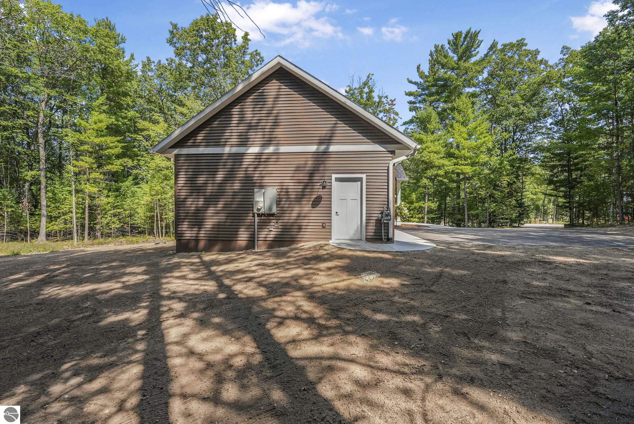 Traverse City, Michigan, 49684, United States, 3 Bedrooms Bedrooms, ,2 BathroomsBathrooms,Residential,For Sale,2011306