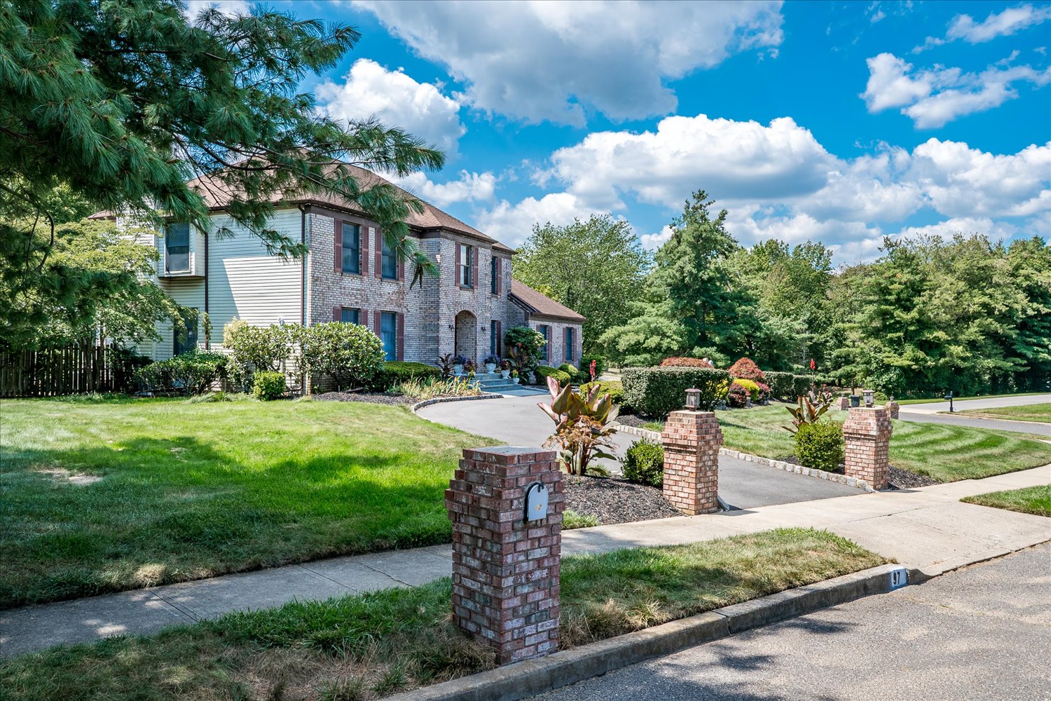 Eatontown, New Jersey, 07724, United States, 9 Bedrooms Bedrooms, ,4 BathroomsBathrooms,Residential,For Sale,1910757