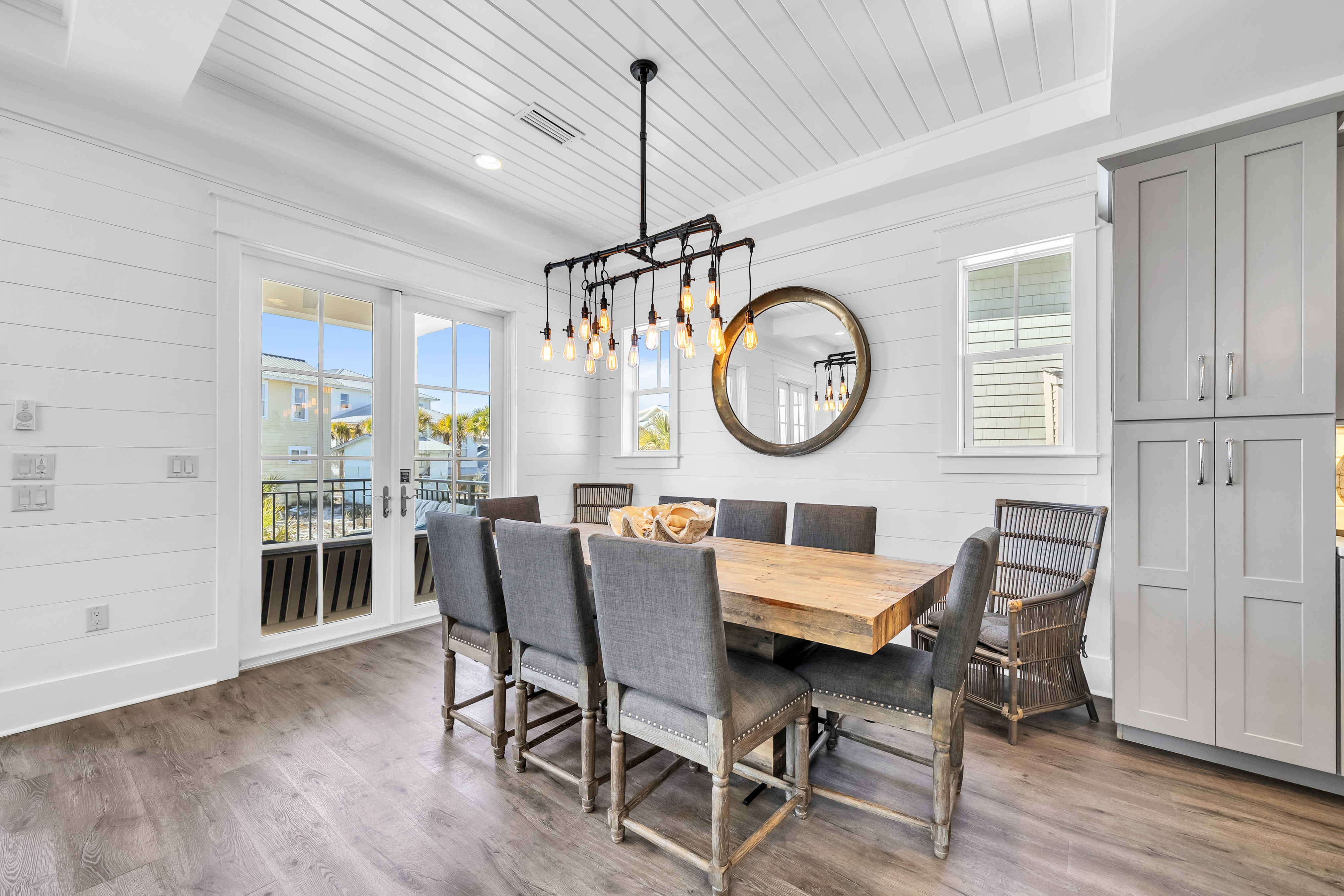  Iconic Grayton Beachfront Retreat with Elevator, Pool & Ample Parking - 物件實景