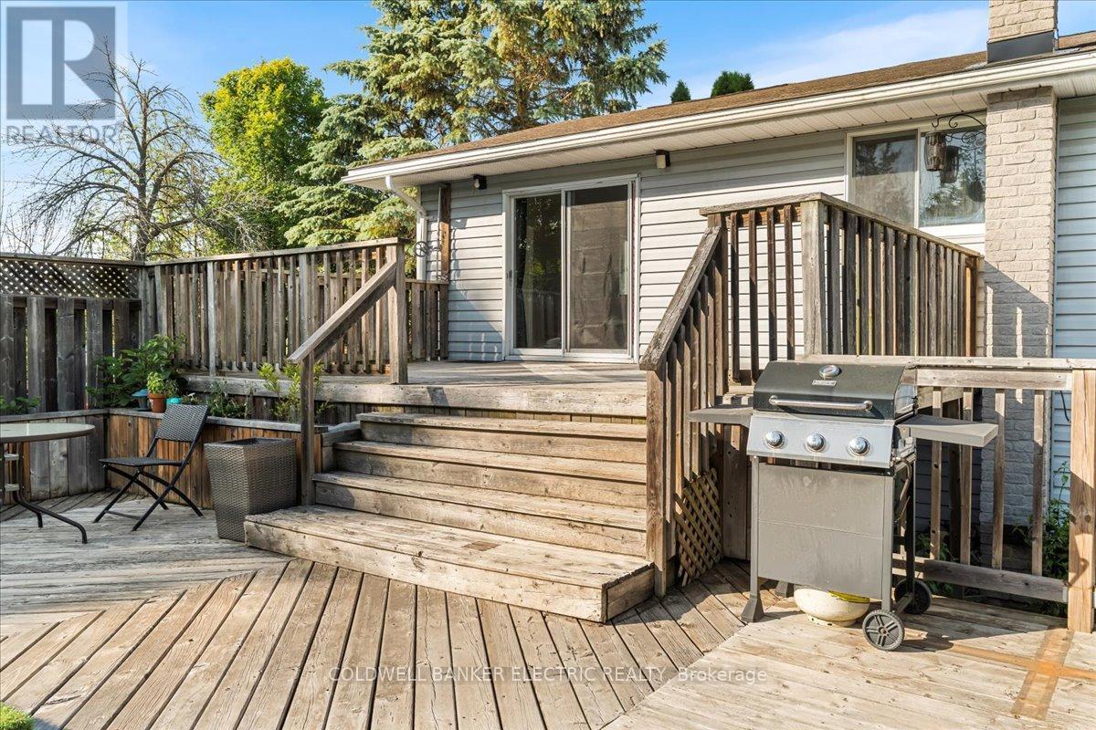 PRINCE EDWARD COUNTY (AMELIASBURG WARD), Ontario, K0K 1A0, CA, 5 Bedrooms Bedrooms, ,2 BathroomsBathrooms,Residential,For Sale,1867641