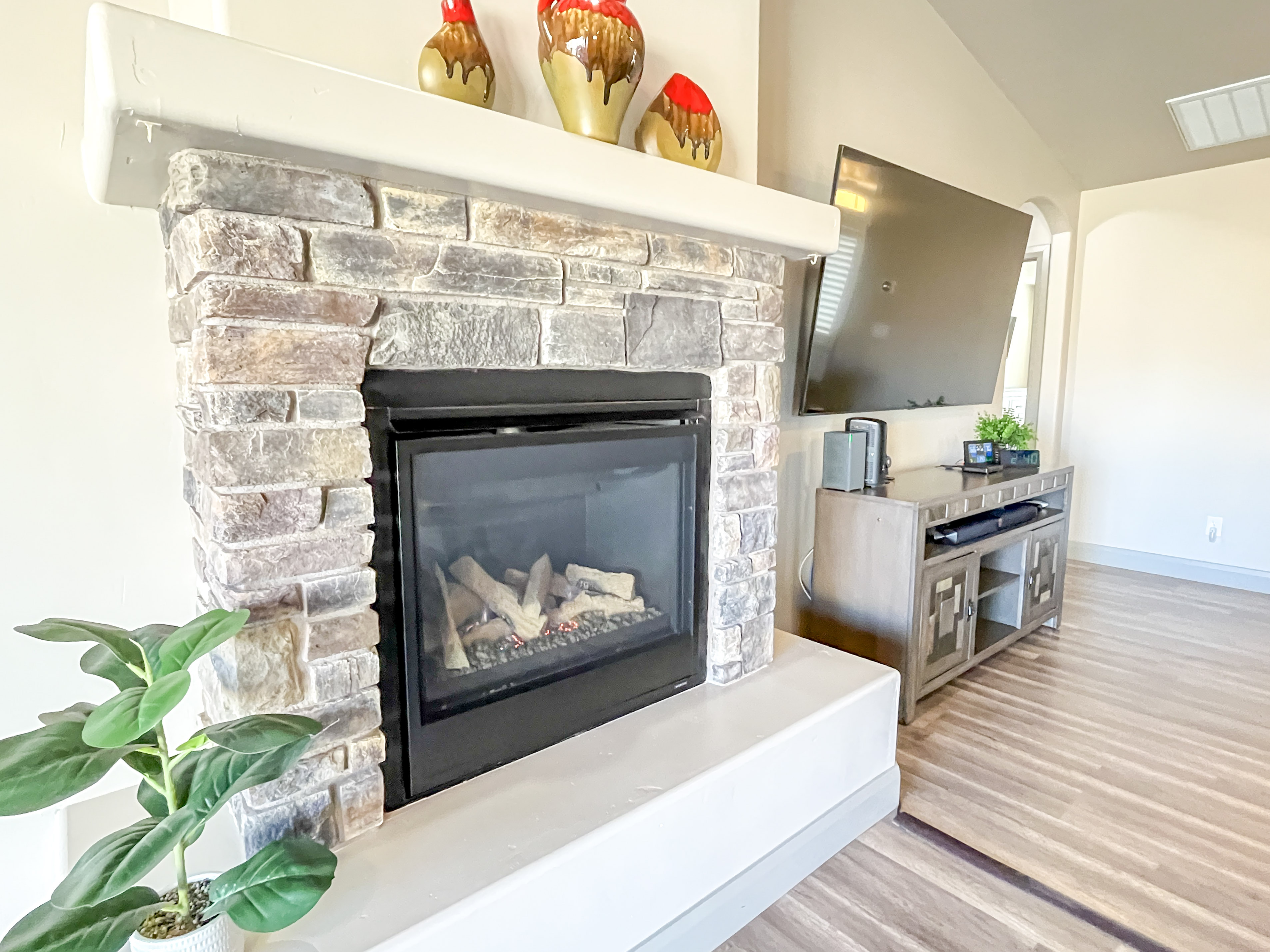 Cedar City, Utah, 84721, United States, 4 Bedrooms Bedrooms, ,2 BathroomsBathrooms,Residential,For Sale,1989558