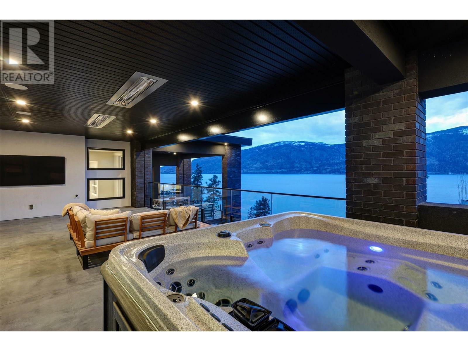 KELOWNA, British Columbia, V4V 1N4, CA, 4 Bedrooms Bedrooms, ,3 BathroomsBathrooms,Residential,For Sale,1859921