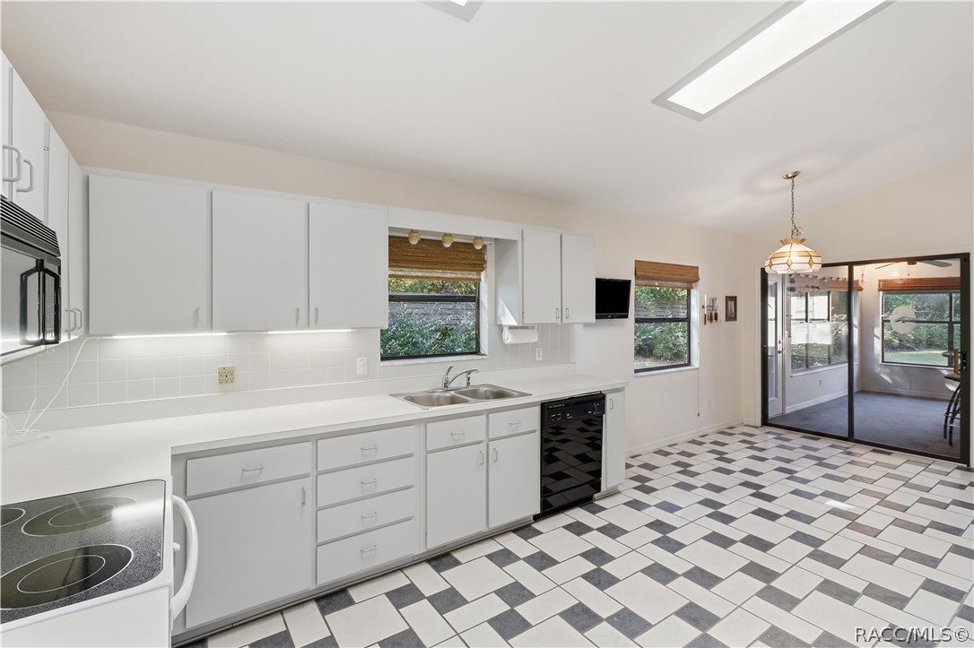 Weston Dr, Crystal River, FL 34429 #1