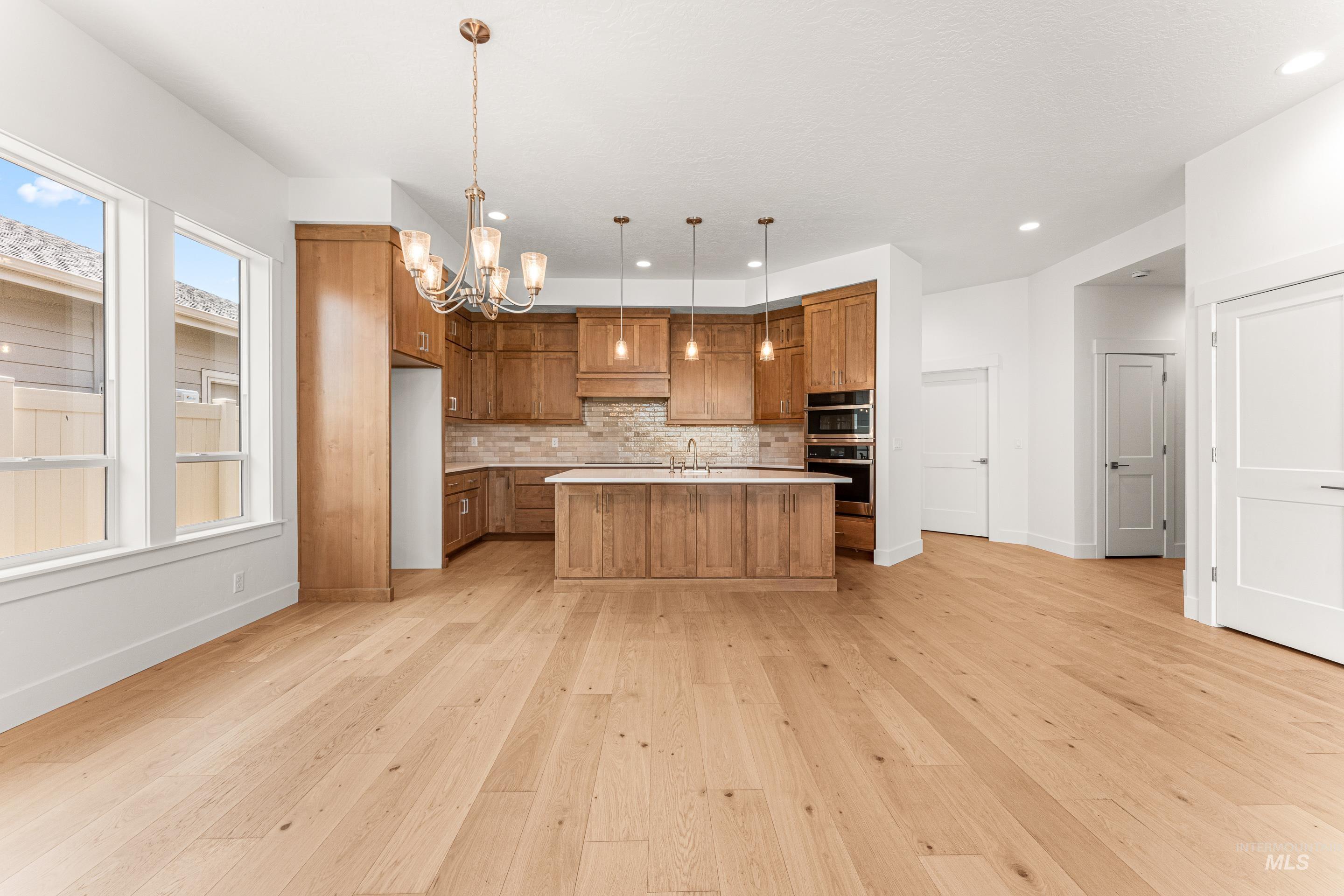 Boise, Idaho, 83716, United States, 3 Bedrooms Bedrooms, ,Residential,For Sale,1927423