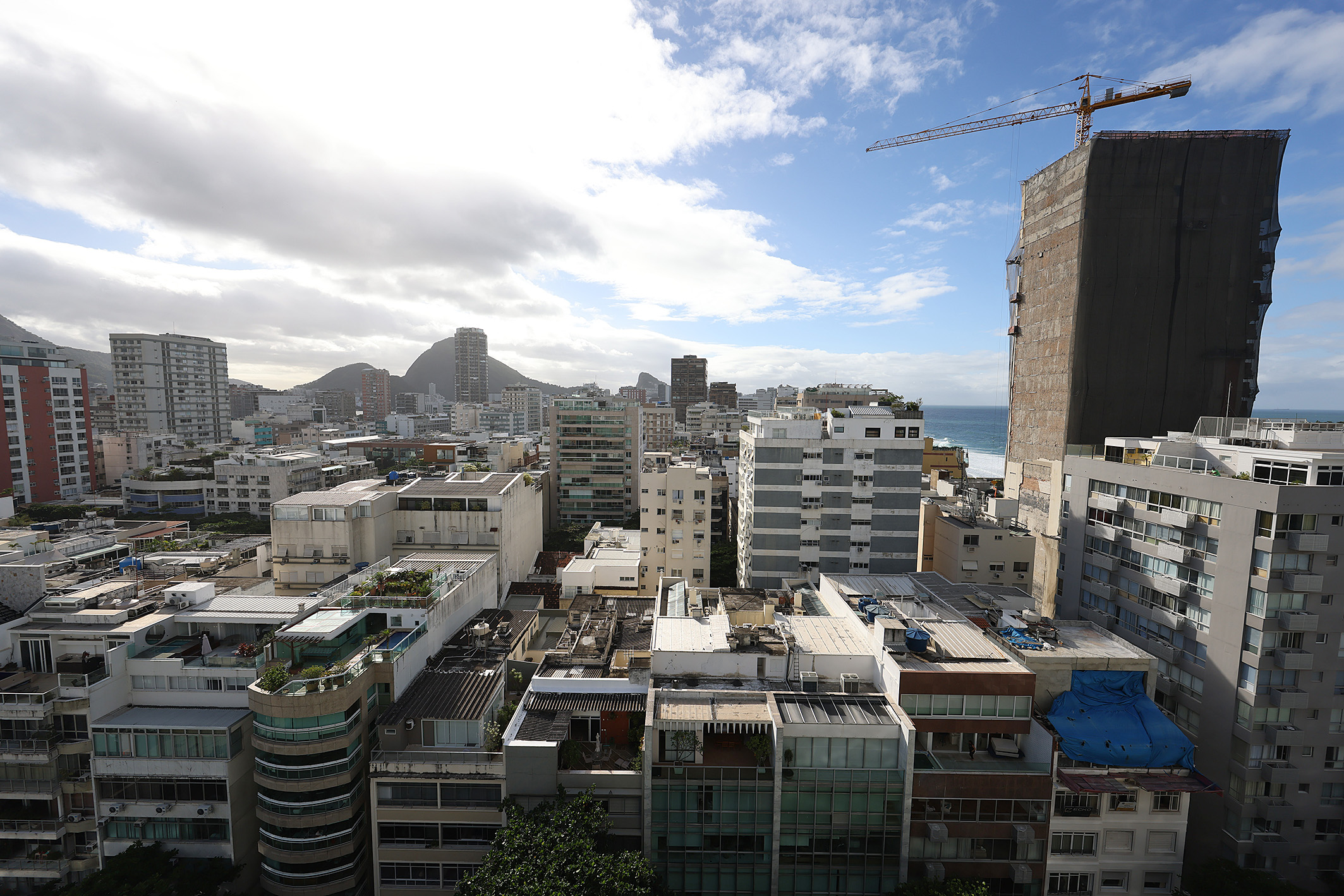  150 sqm apartment with side ocean views on Leblon’s beach block - 物件實景
