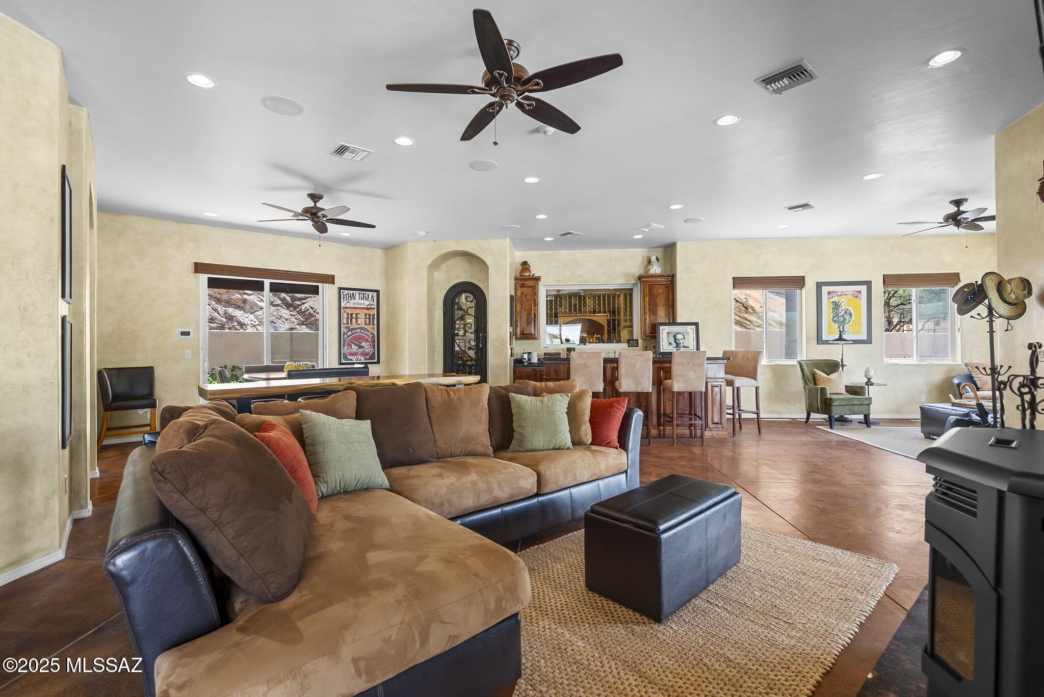 Nogales, Arizona, 85621, United States, 4 Bedrooms Bedrooms, ,7 BathroomsBathrooms,Residential,For Sale,1975895